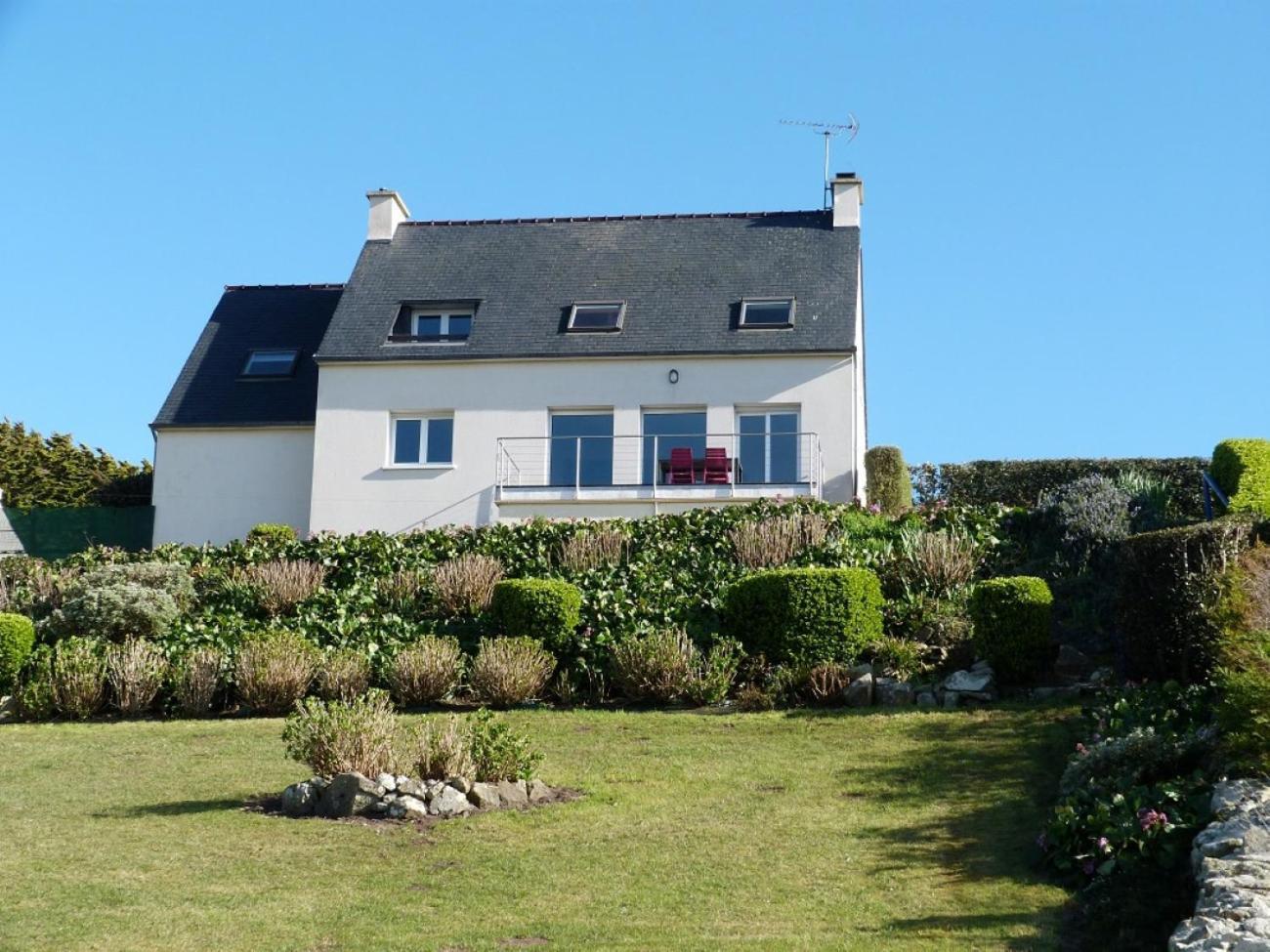 Holiday home 622-ker An Enez La Au Bout Du Jardin *